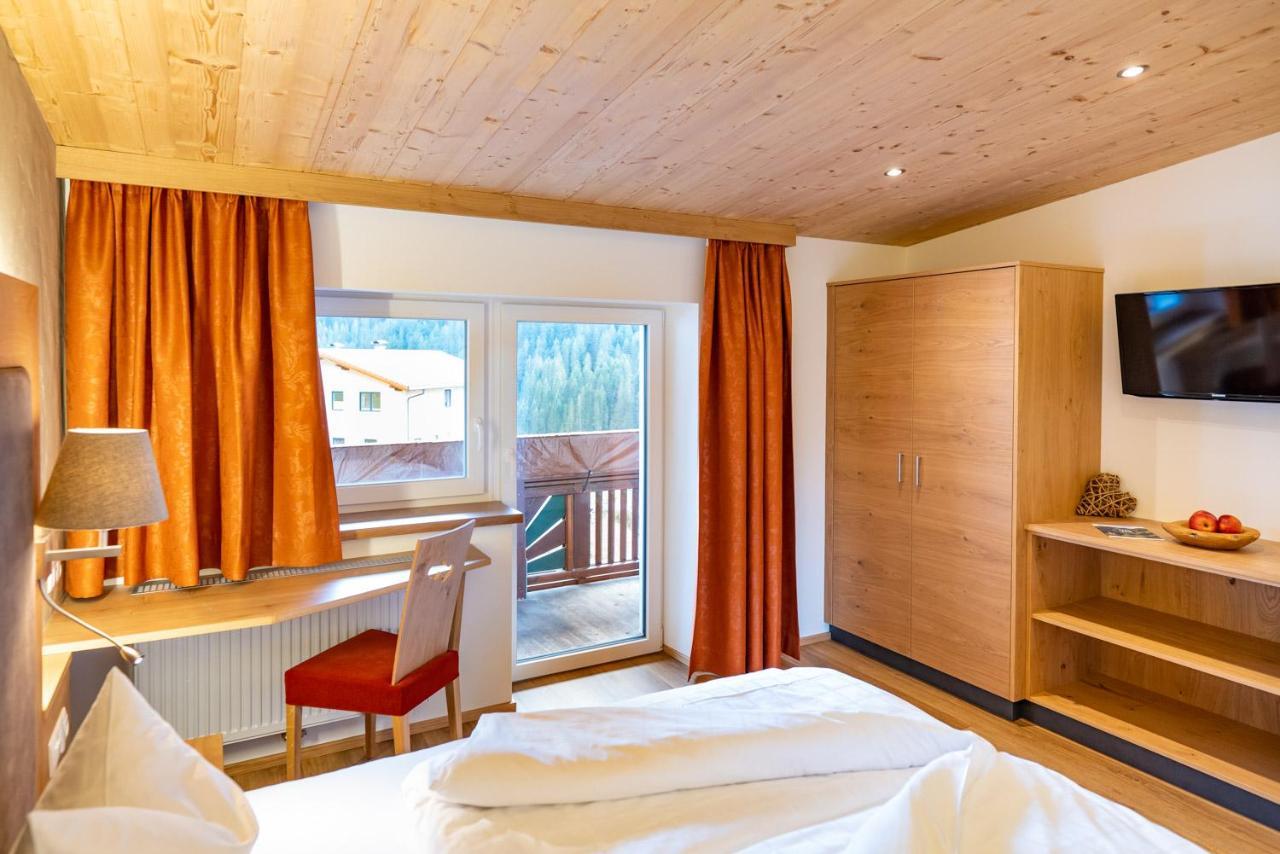 Hotel Tiroler Herz Hinterhornbach Exteriör bild