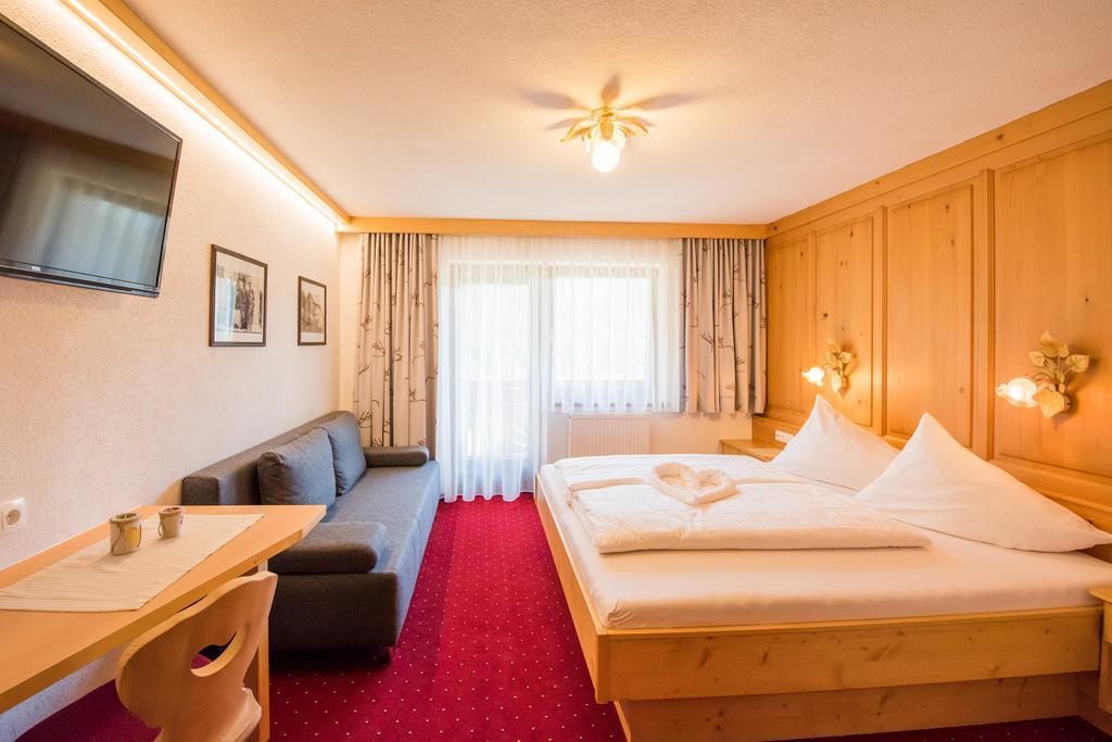 Hotel Tiroler Herz Hinterhornbach Exteriör bild
