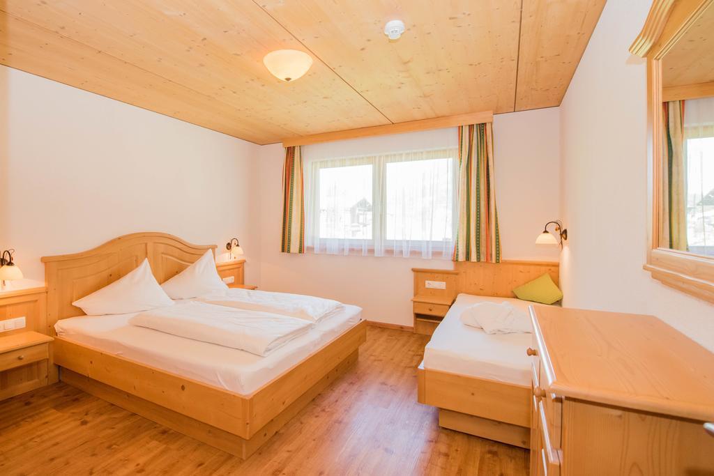 Hotel Tiroler Herz Hinterhornbach Exteriör bild