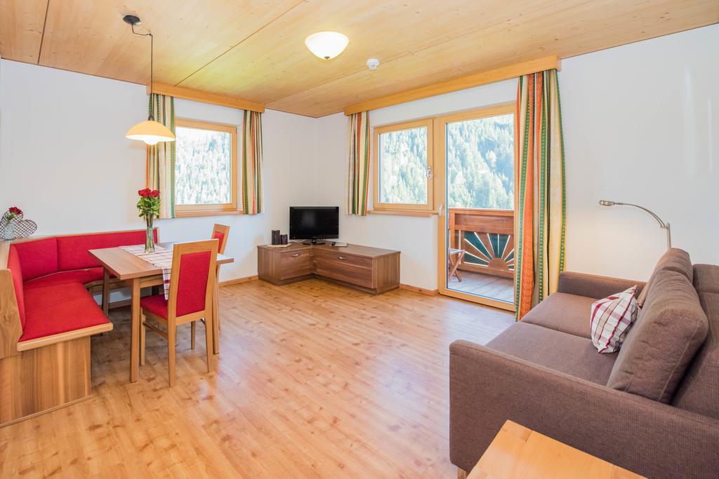 Hotel Tiroler Herz Hinterhornbach Exteriör bild
